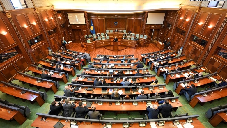 Mblidhet kuvendi i Kosovës, deputetët e PDK-së ikin nga seanca