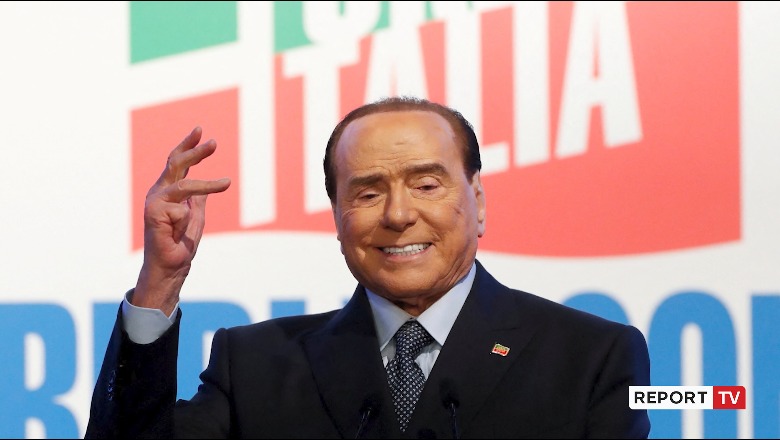 Për herë të parë pas një muaji, Berlusconi u drejtohet mbështetësve nga spitali: Jam këtu për ju
