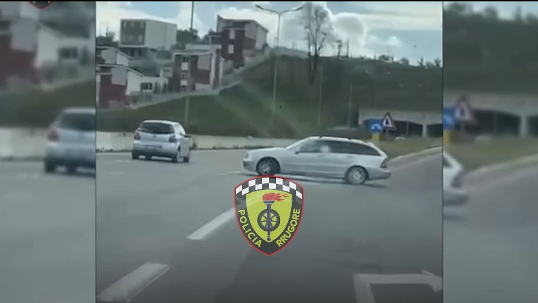 Qarkulloi me makinë në sens të kundërt, gjobitet shoferi në Tiranë (VIDEO)