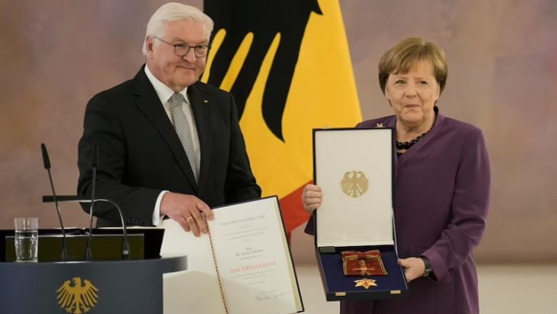Ish-kancelarja Merkel dekorohet me çmimin më të lartë të Gjermanisë, për 16 vitet e saj në krye të vendit