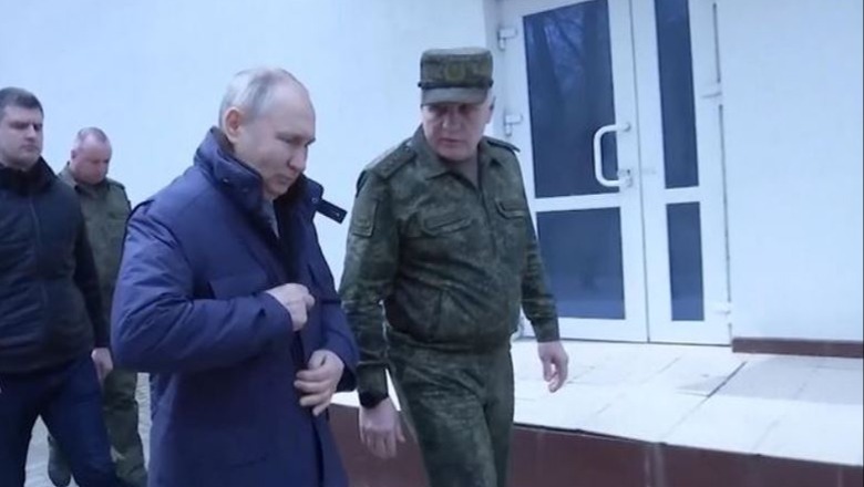 Kievi: Vladimir Putin nuk ka qenë në Kherson dhe Donbass, dërgoi sozinë e tij