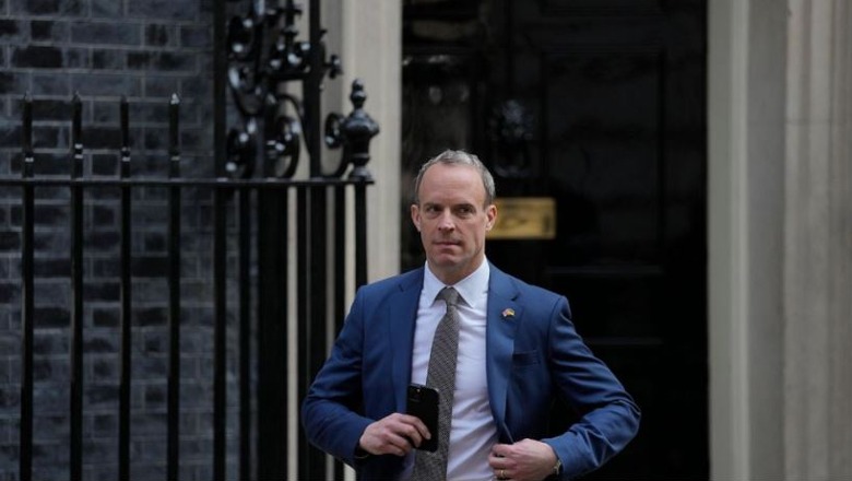 Sillej në mënyrë poshtëruese me nënpunësit, zëvendës kryeministri britanik jep dorëheqjen pas ankesave për ngacmim