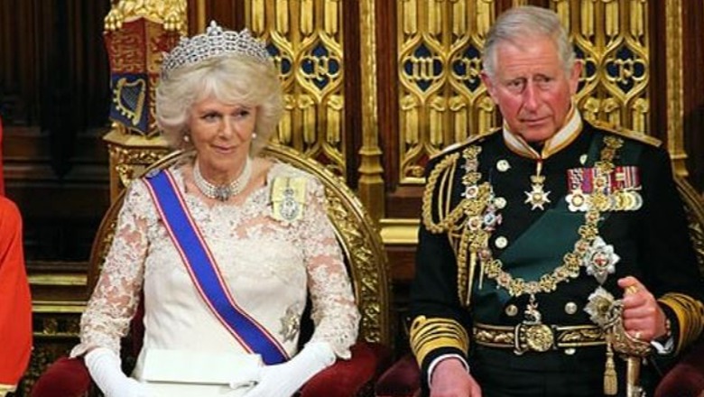 Detajet për ceremoninë e kurorëzimit të Mbretit Charles III, nga karroca me ar që kushton 3 mln paund, te 2000 të ftuarit që do të kenë shansin ta ndjekin! I pranishëm edhe princ Harry