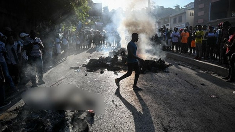 Haiti, mbi 12 kriminelë janë djegur në kryeqytet nga civilët. Kriminelet u kapën nga policia, turma i rrethoi e u vuri flakën