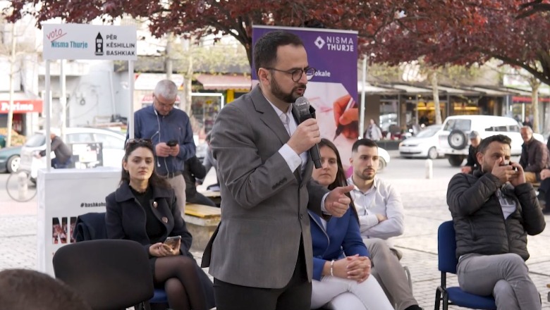 Nisma Thurje takim me banorët e Tiranës: Shqiptarët kanë të njëjtët emra në fletën e votimit edhe pas 30 vitesh