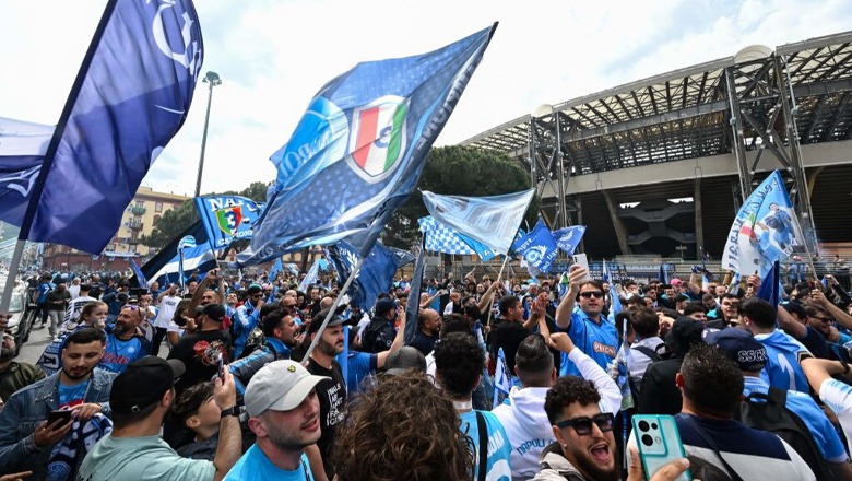 Salernitana ngrin festën e Napolit, shtyhet kurorëzimi i titullit kampion! Disa të plagosur nga incidentet (VIDEO)
