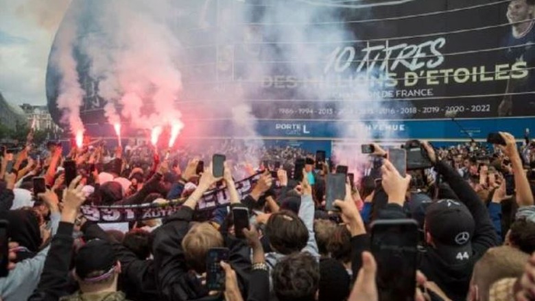 Protestë para stadiumit të PSG-së, tifozët kërkojnë largimin e drejtuesve dhe të Messit e Neymarit