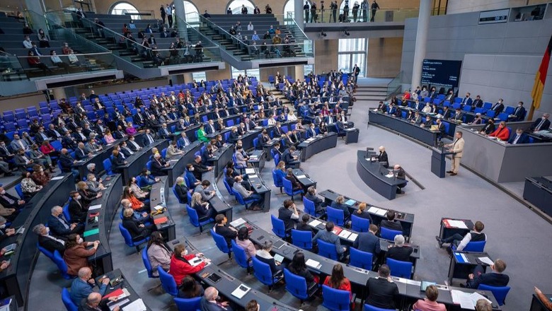Parlamenti gjerman shqyrton mandatin e KFOR-it