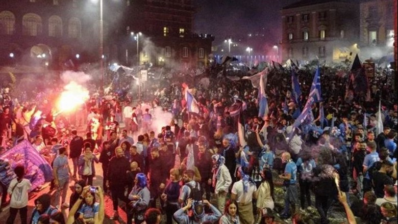 Festa e çmendur pas shpalljes kampion të Napolit, kthehet në tragjedi, 1 i vdekur dhe 200 të plagosur