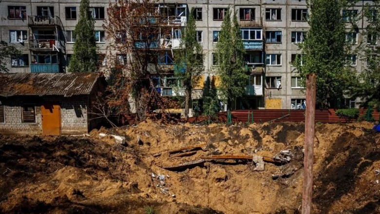 Rusët bombardojnë rajonin e Donetsk-ut, humb jetën një grua! Dy persona të bllokuar nën rrënojat e ndërtesave