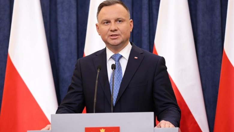 Presidenti i Polonisë vizitë dy ditore në Shqipëri, do pritet me ceremoni shtetërore nga Begaj (Axhenda)