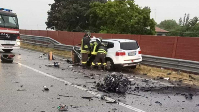 Përplasen dy makina në aksin Tiranë-Elbasan, vdes 55-vjeçari