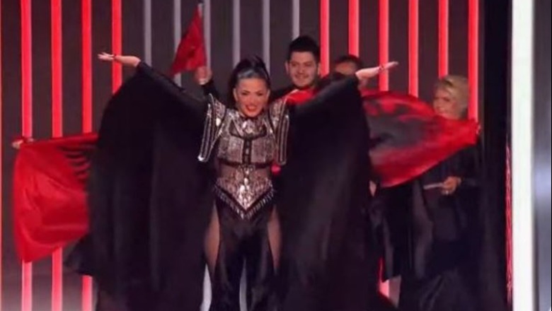 Albina dhe familja Kelmendi 'pushtojnë' skenën e Eurovisionit me këngën 'Duje', shkëlqejnë me performancën në finale