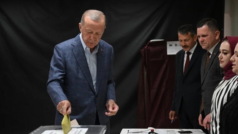 Voton presidenti Erdogan: Uroj një të ardhme të mirë për vendin tonë dhe demokracinë turke