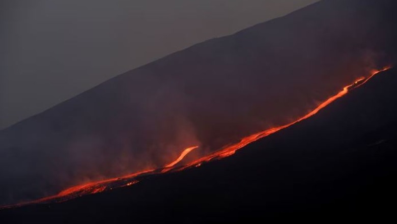 Shpërthen vullkani Etna, ndalohen fluturime në aeroportin e Siçilisë