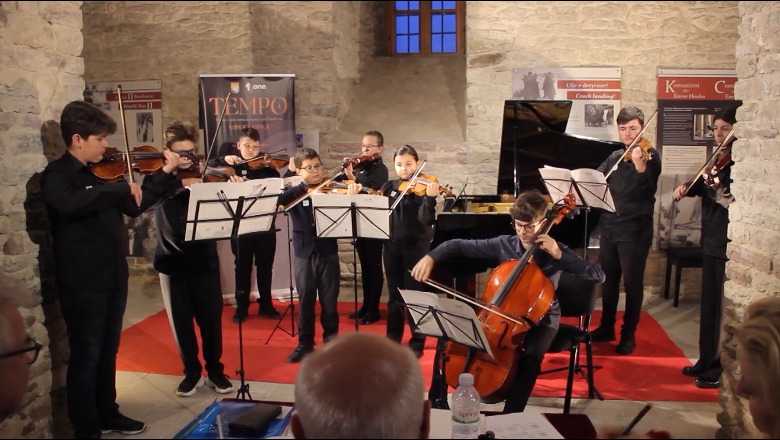 Muzikë klasike e tinguj pianoje në kalanë e Gjirokastrës! 210 artistë shqiptarë e të huaj, pjesë e konkursit ‘tempo’