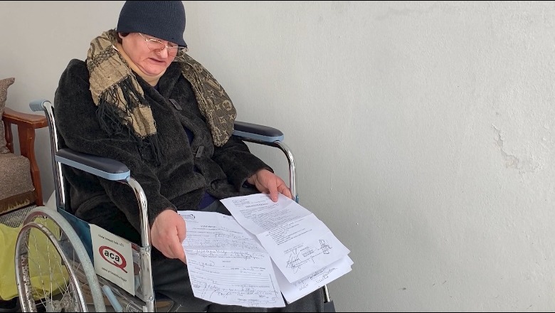 Të moshuarës në Elbasan i heqin pensionin e invaliditetit pas 15 vitesh! 62 vjeçarja shpërthen në lot: Më mirë të vdes!