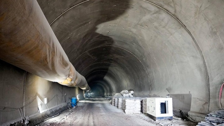 ‘Rruga e Arbrit’, Rama ndan fotot: Shumë shpejt hapet tuneli i Murrizit, gjeologjia e vështirë solli vonesa