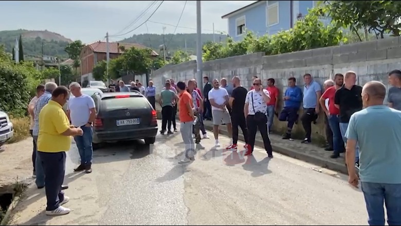 Guroret, banorët e Borizanës sërish në protestë! Thirrje kryebashkiakut të Krujës: Kamionët rrezikojnë jetën e fëmijëve