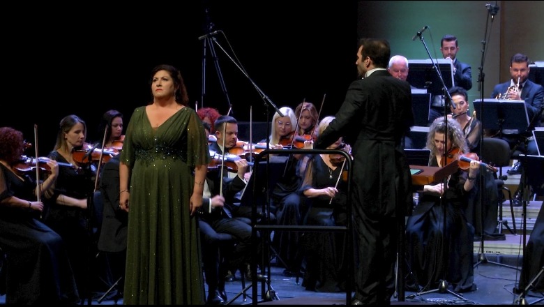 Anna Pirozzi, sopranoja që rrëmbeu zemrat e shqiptarëve: Pse Shqipëria është si familje për mua! Nga sheshi në skenën e Operas, çfarë ndodhi gjatë 'Verdi off'