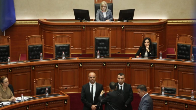 Tensionet në veri të Kosovës 'ndezin' Kuvendin në Tiranë, opozita: Rama po e dëmton! Xhaçka: Prioriteti ynë, por s’e mbështesim në këtë gabim