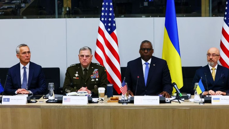Ministrat e Mbrojtjes të NATO-s diskutojnë mbi mënyrat për të forcuar lidhjet me Ukrainën