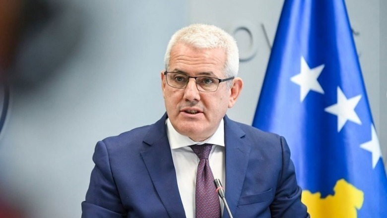 Sveçla për djalin e Vuçiç: Policia e Kosovës i mori vetëm bluzën, presidenti serb qenka genjështar kronik