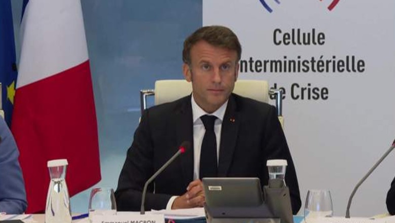 Trazirat në Francë, Macron u kërkon prindërve t’i mbajnë adoleshentët në shtëpi: Po ndikohet nga rrjetet sociale
