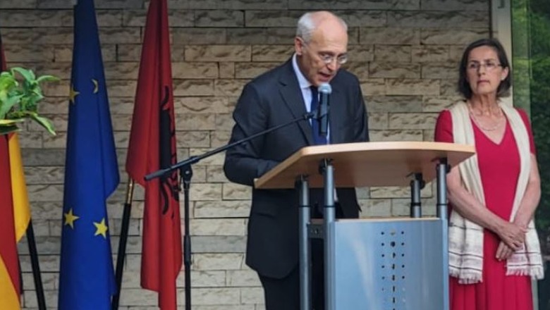 Ambasadori gjerman përfundon mandatin dhe largohet nga Shqipëria: Jam ndjerë si në shtëpi! Mbështesni institucionet e reja të drejtësisë