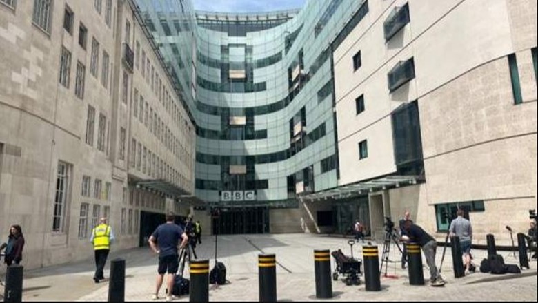 I përfshirë në një skandal seksual, BBC pezullon nga detyra prezantuesin e njohur