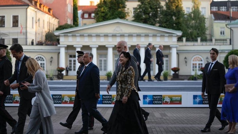 Rama takim 'kokë më kokë' me Macron në samitin e NATO-s: Po përgatitet që të vijë në Tiranë 