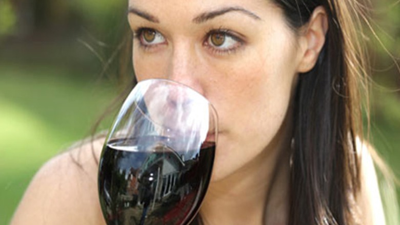 Studimi i ri hedh poshtë traditën e ‘vetëm një gotë’! Edhe një sasi e vogël alkooli në ditë mund të rrisë presionin e gjakut