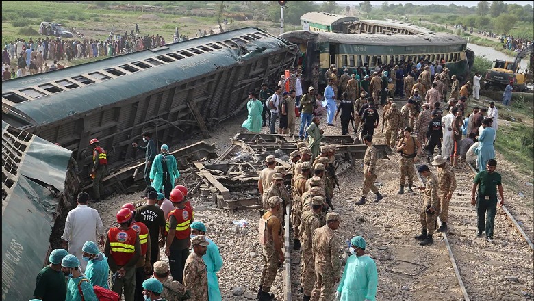 Aksident hekurudhor në Pakistan, treni del nga binarët! 30 të vdekur dhe 100 të plagosur  