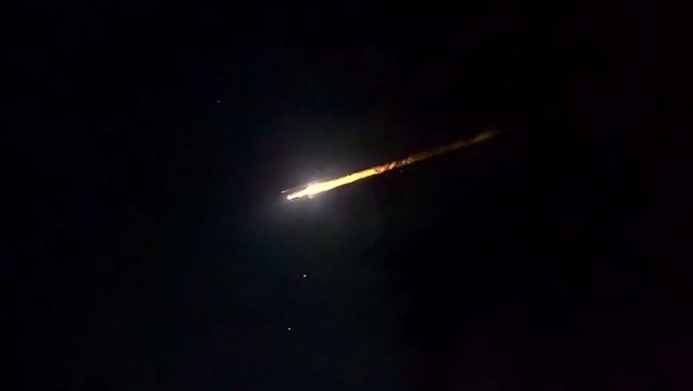 VIDEOLAJM/ Drita misterioze ‘fluturon’ mbi qiellin e Australisë! Përdoruesit e rrjeteve sociale: A është një meteor?