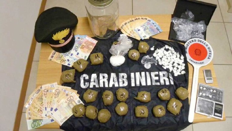 Kokainë në kavanoz, arrestohen dy shqiptarët në Itali! Një prej tyre tentoi të hidhte drogën nga ballkoni! Sekuestrohen 2 mijë euro