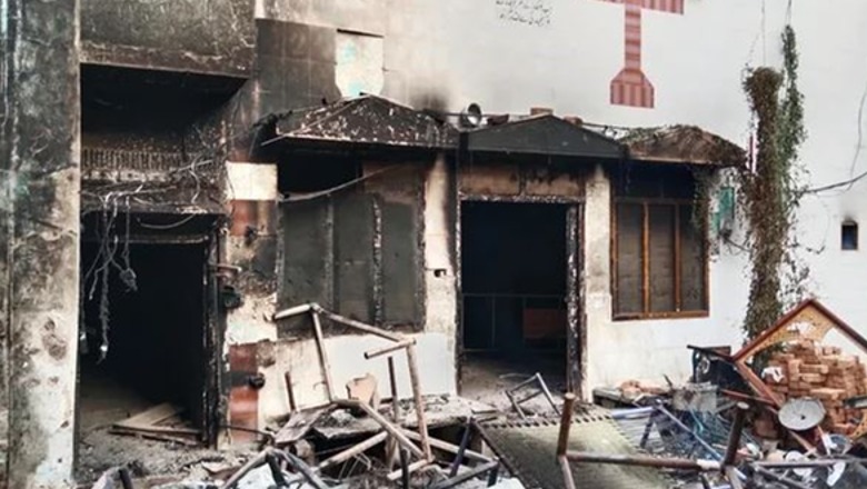 Blasfemi kundër Islamit, digjen 4 kisha dhe disa banesa në Pakistan! Mbi 100 persona janë ndaluar nga policia