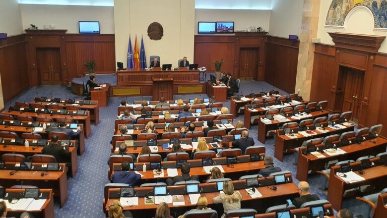 Nesër seanca për ndryshimet kushtetuese në Maqedoninë e Veriut, qeveria kërkon mbështetje nga deputetët