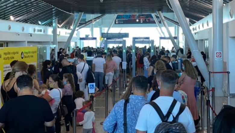INSTAT: Gati 2.5 milionë pasagjerë kaluan përmes Rinasit, në tremujorin e tretë të këtij viti