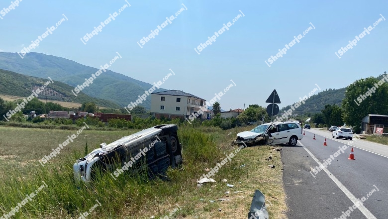 Aksident ne aksin rrugor Elbasan- Peqin, përplasen dy makina! Njëra përfundon jashtë rruge dhe përmbyset  