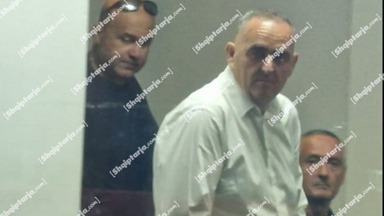 FOTO/ Fredi Beleri kërkoi lirinë që të betohej, GJKKO e lë sërish në burg, Avokati: Mbahet në qeli me urdhër! Një avokat grek në seancë
