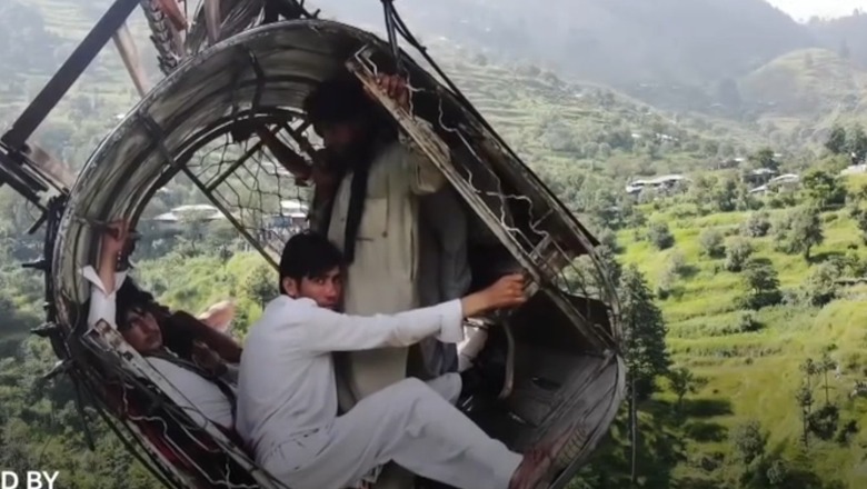 Pamjet me dron/ Shikoni si kishin ngecur në teleferikun e prishur 274 metra mbi luginë, 15 orët e ankthit në Pakistan
