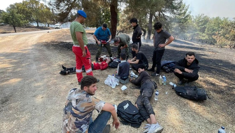 Greqi, ekipi i zjarrfikësve shqiptarë shpëtojnë 9 emigrantë nga Iraku mes zjarreve në Aleksandrupol