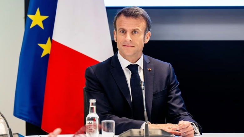 Macron: Ambasadori francez po mbahet peng në Niger