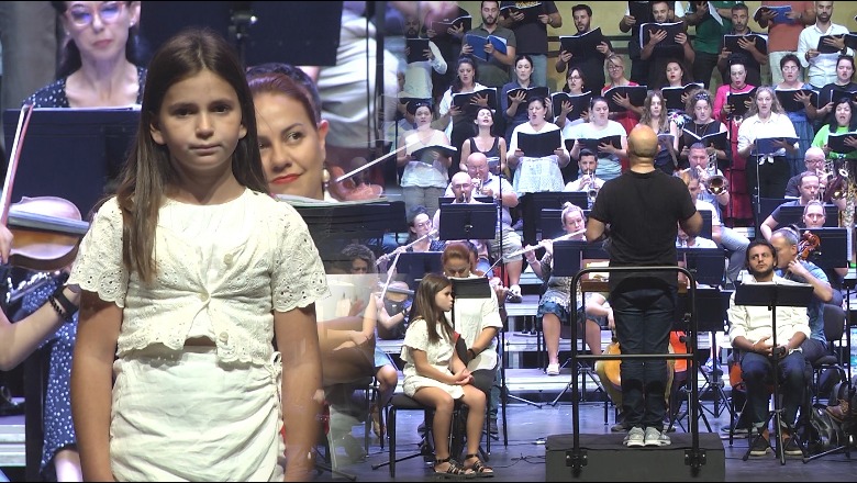 10-vjeçarja Aislin Shyti debuton si soliste në Opera! Mesazhi i vogëlushes artiste: Fëmijët të vijnë në Teatër, do dëgjojnë muzikë hyjnore
