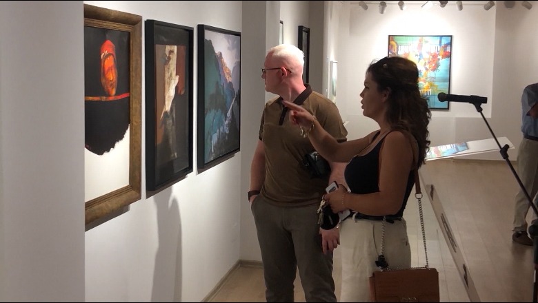‘Arti i Tetovës’ në 25 piktura për artdashësit në Fier! Ekspozita në galerinë e qytetit, promovim vlerave kombëtare