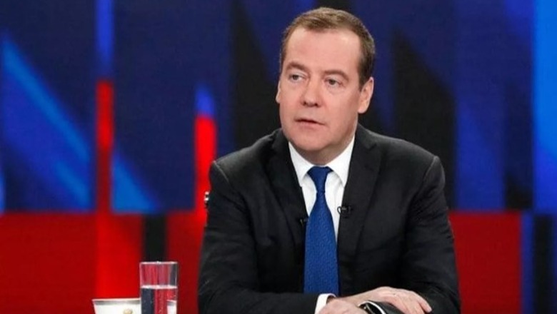 Medvedev: Instruktorët britanikë dhe fabrikat gjermane objektiva ligjore