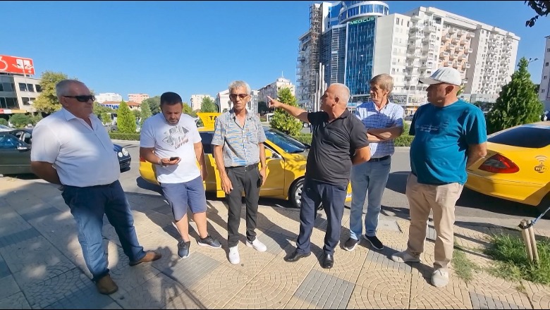 Taksistët e Shkodrës në protestë: ‘Na mbyti’ informaliteti! Policia Bashkiake nuk ndalon ata që punojnë në të zezë