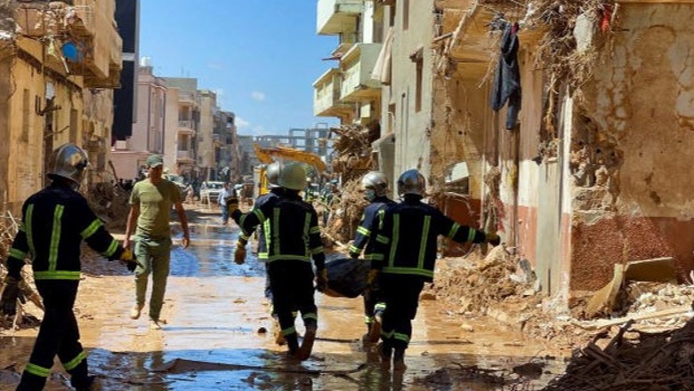  Përmbytjet në Libi, Mbi 11 mijë viktima dhe mbi 10 mijë të zhdukur në qytetin e zhytur në ujë! Ekipet e shpëtimit në kërkim të mbijetuarve