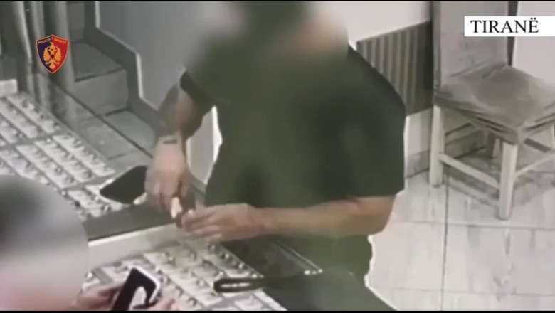 Vodhi bizhuteri në një banesë në Tiranë e i shiti në një argjendari, arrestohet 31-vjeçari! Në banesë i gjendet kokainë