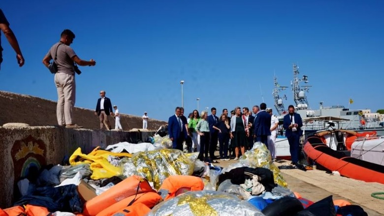 Von Der Leyen në Lampedusa: Ne do të vendosim se kush do të vijë në BE dhe jo trafikantët
